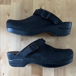 Dansko Ingrid Black Oiled Mule